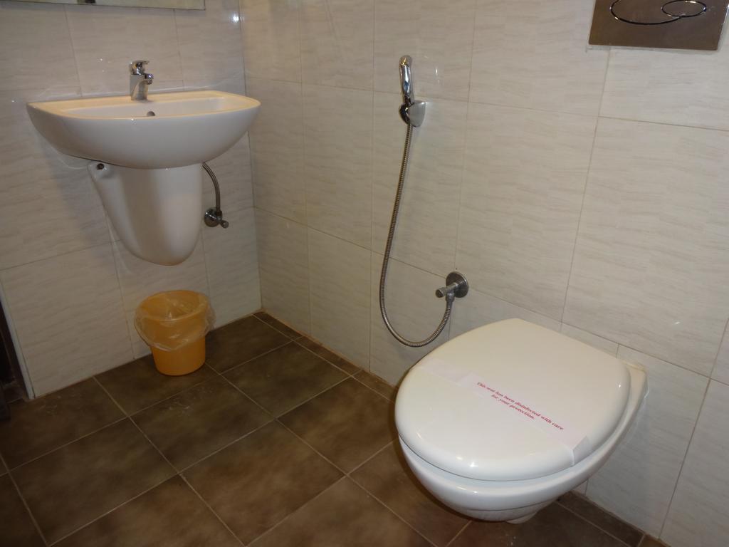 Buhari Royale Boutique Hotel Chennai Room photo